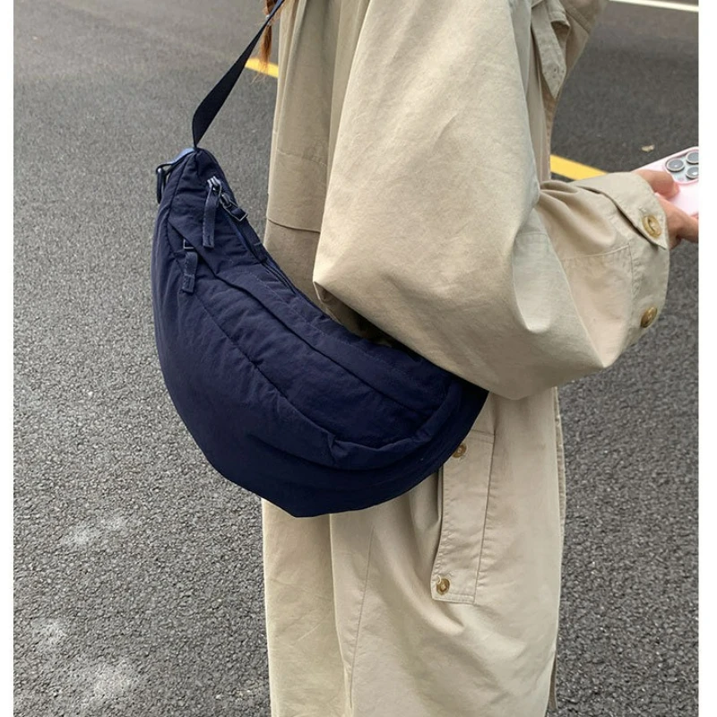 Borsa hobo semplice e versatile Una elegante borsa a tracolla casual che una borsa a tracolla adatta alla moda e leggera
