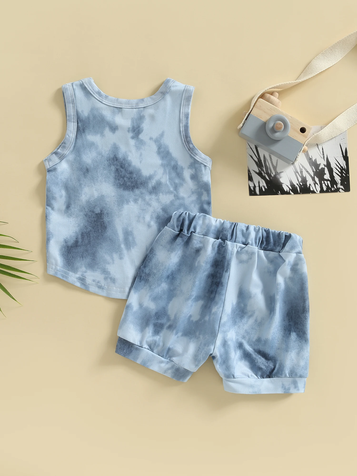 

Adorable 2-Piece Tie-Dye Tank Top and Shorts Set for Baby Boys - Sleeveless Crew Neck Pocket Tee and Matching Bottoms Perfect