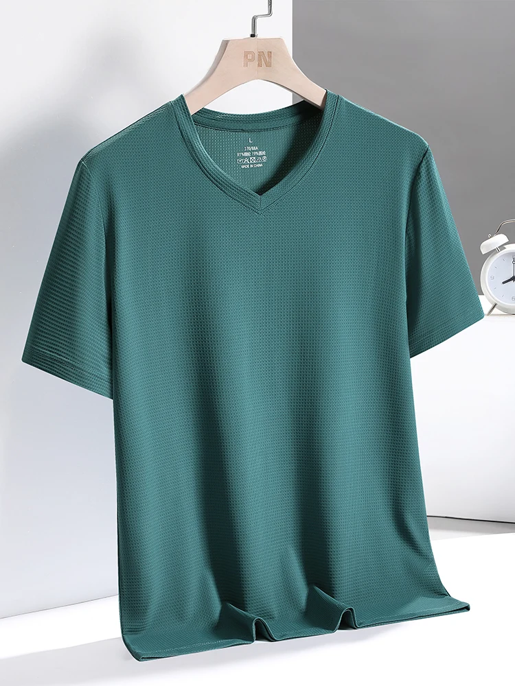 GAP Camiseta De Manga Corta Con Cuello En V Para Hombre, Gris Carbón