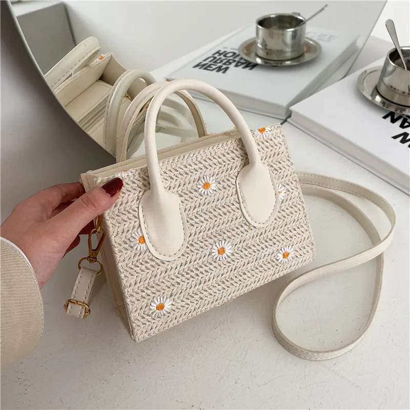 

2023 New Ladies Straw Woven Bags Casual Small Fresh Zipper Shoulder Bag Street Trend Messenger Female Bag Handbags for Women