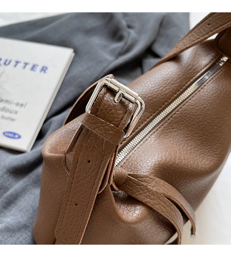 High quality texture large capacity 2024 summer new item niche design pillow fashionable versatile single shoulder_voghion.com