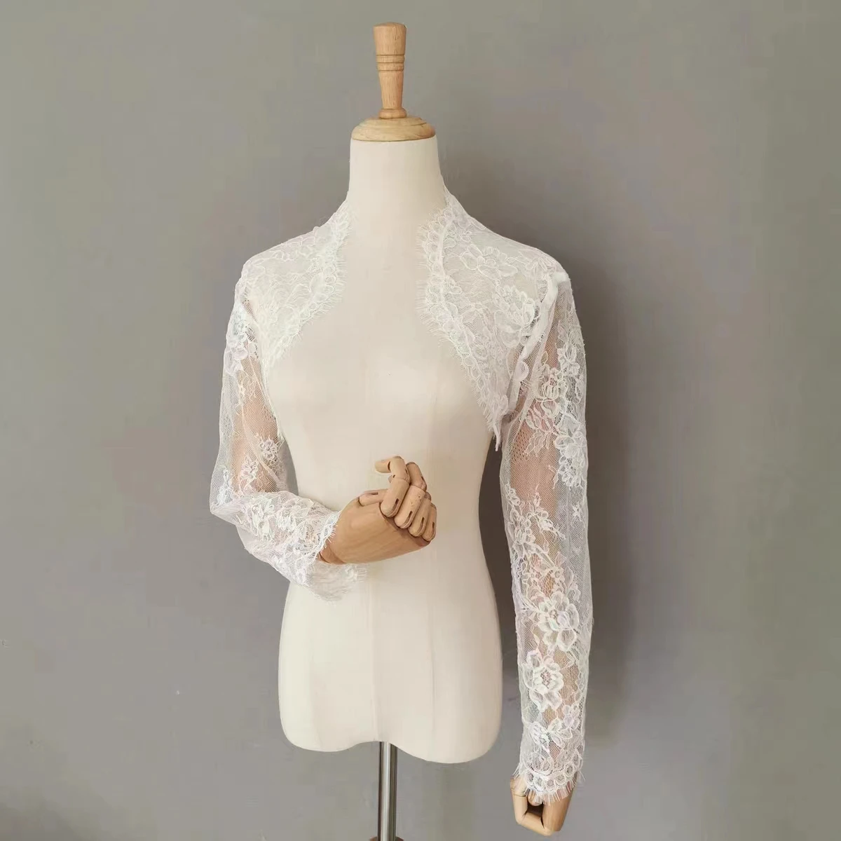

Lace Bridal Bolero Wrap Long Sleeves Wedding Short Jacket Lady