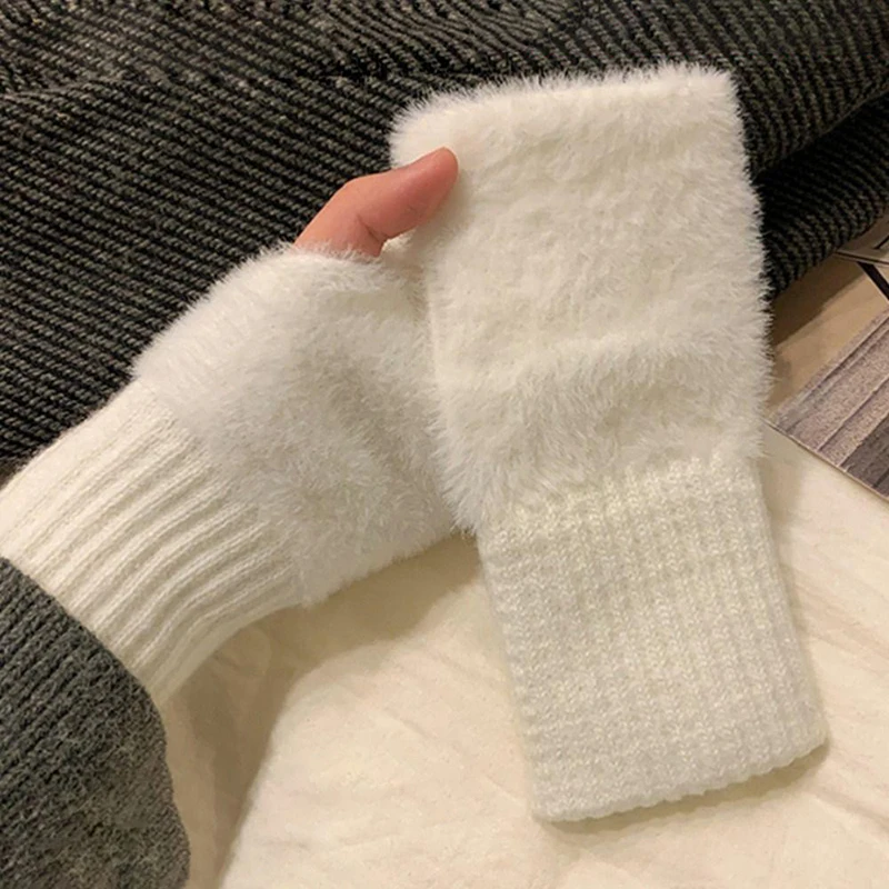 

Outdoor Wind Protection And WarmthFashion Solid Color Knitted Gloves Women Autumn Winter Outdoor Thickened Mittens