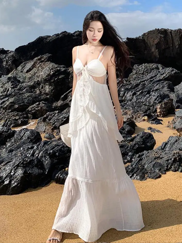 

Французский белый сексуальный клубный женский костюм, летний элегантный V-образный вырез, открытая спина, оборки, скользящие топы и тонкая искусственная кожа, романтический винтажный