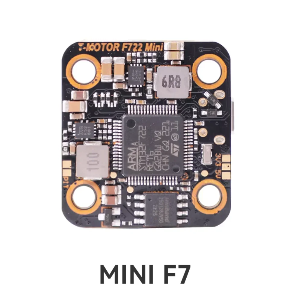 Contrôleur de Vol T-MOTOR Mini F7 MPU6000 pour Drone FPV Freestyle, installé avec un récepteur et une caméra.