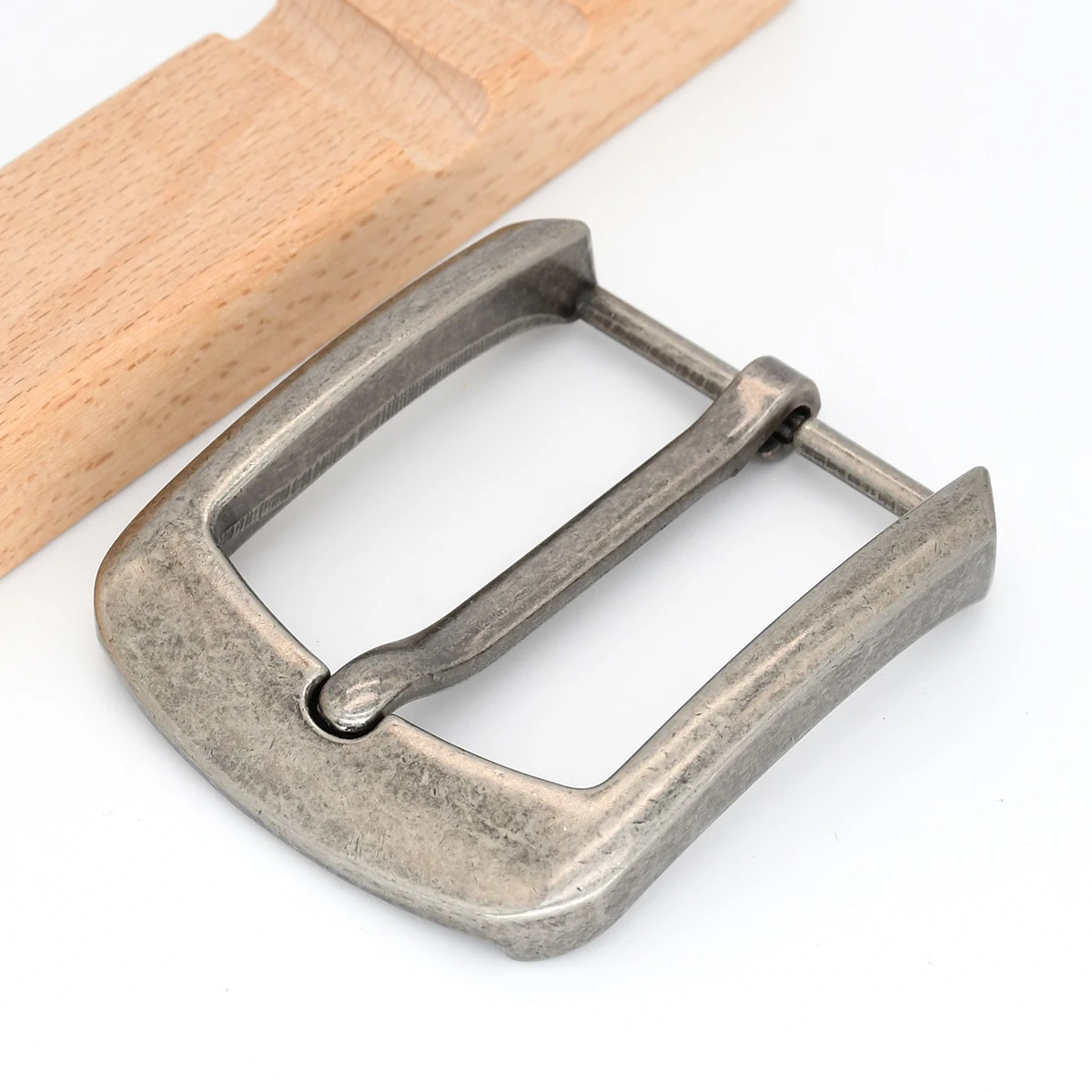 Description Picture 2 of itemAntique Silver Belt Buckle 40mm Men's Metal Casual Pin Buckle Heel Bar for Leathercraft Parts Garment Waistband Accessories