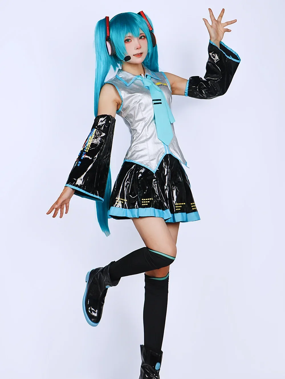 Hatsune Miku Silver Sailor Uniform Cosplay Costume for Women (Unofficial)