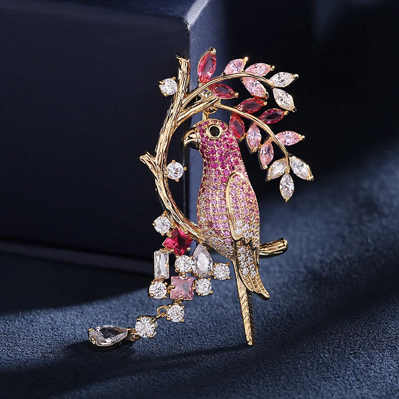 

Luxury Cubic Zircon Parrot Brooch Bird Collar Pins For Suit Shining Women's Brooches 2021 Fashion Style Animal Jewelry Broches