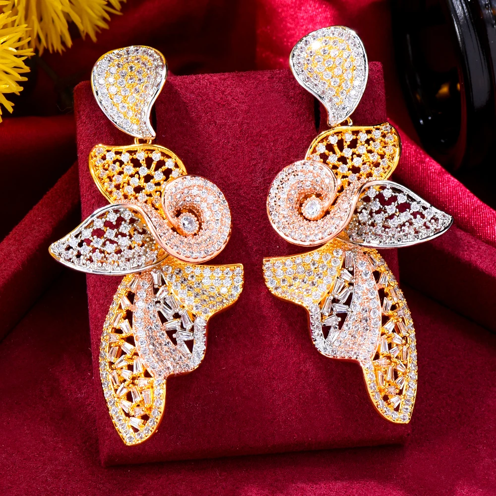 

Soramoore Luxury Flowers Cubic Zirconia Statement Big Pendant Earrings For Women Wedding DUBAI Bridal Party Show Accessories New