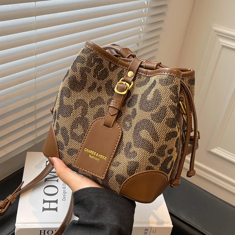 

Leopard Mini PU Leather Bucket Crossbody Sling Bags for Woman 2024 Spring Luxury Brand Designer Shoulder Bag Ladies Handbags
