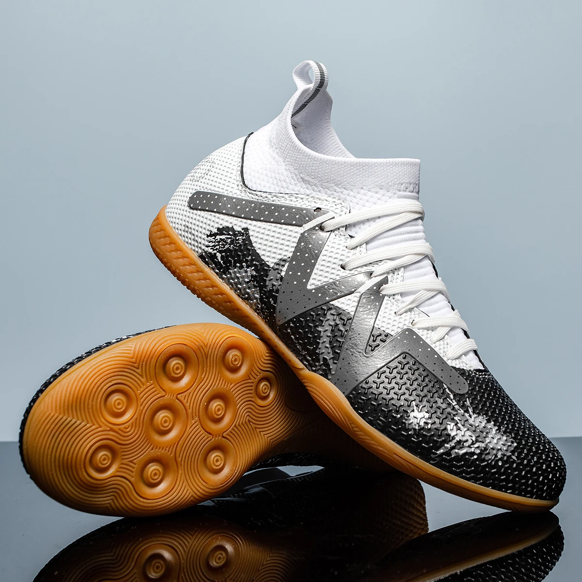 High-top soccer shoes indoor five-a-side training men women slip-resistant wear-resistant sneakers