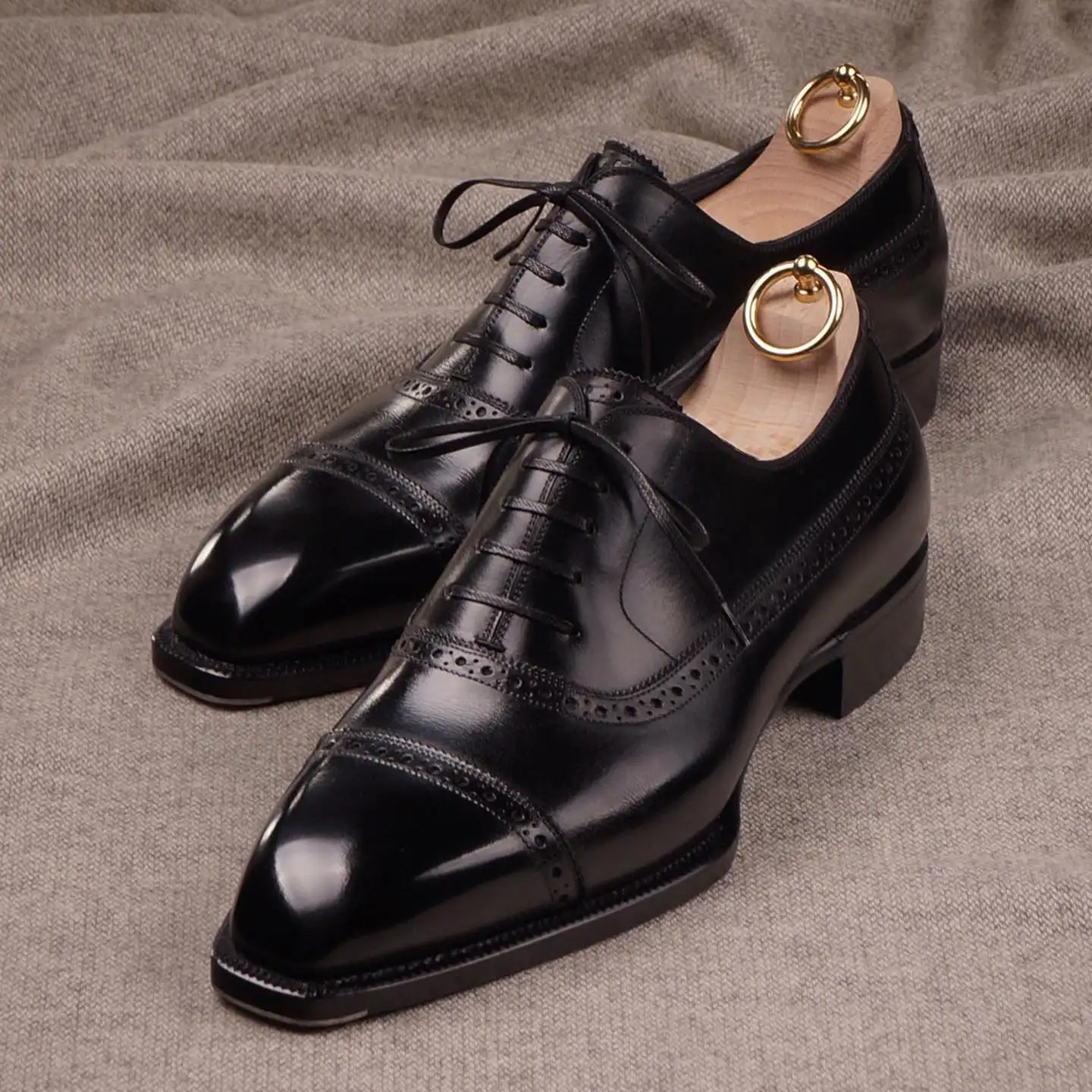 

New black fashion men's lace-up brogue shoes fashion party dress shoes