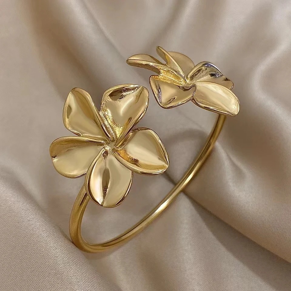 Stylish Double Big Flower Cuff Bracelet Fashion Creative Gold/Silver Color Metal Floral Bangle For Women Personality Simple Dail bangle bracelet