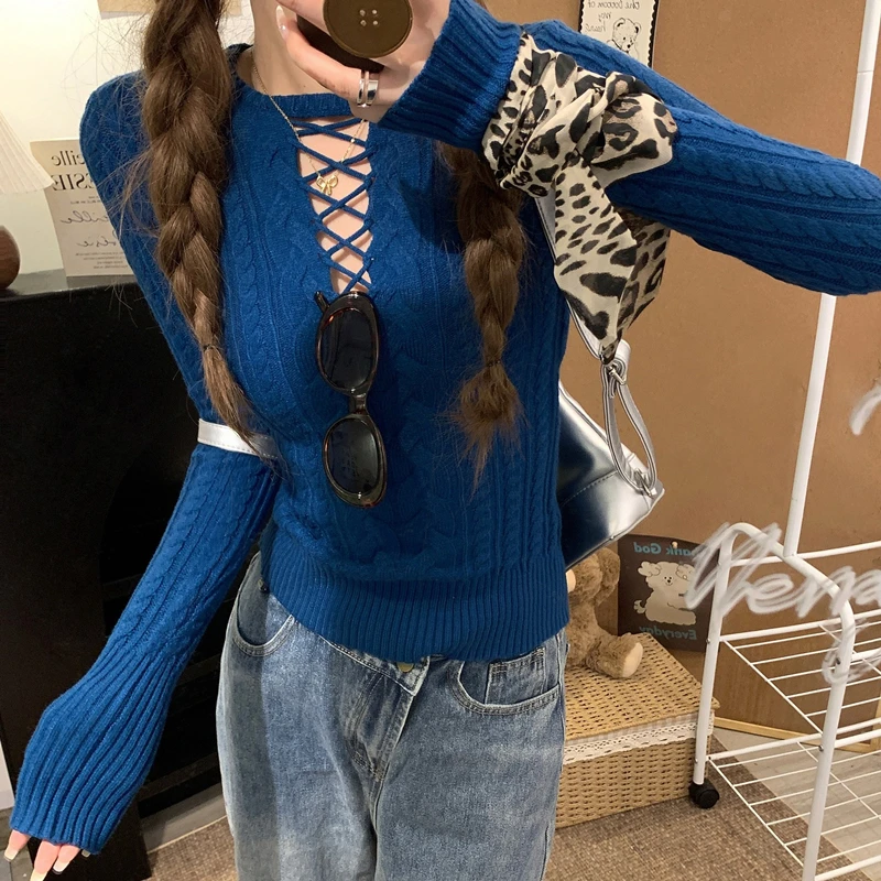 Autumn and Winter New Women's Crew Neck Long-sleeved Sweater Fashion Straps Solid Color Slim-fit Knitwear Casual Top