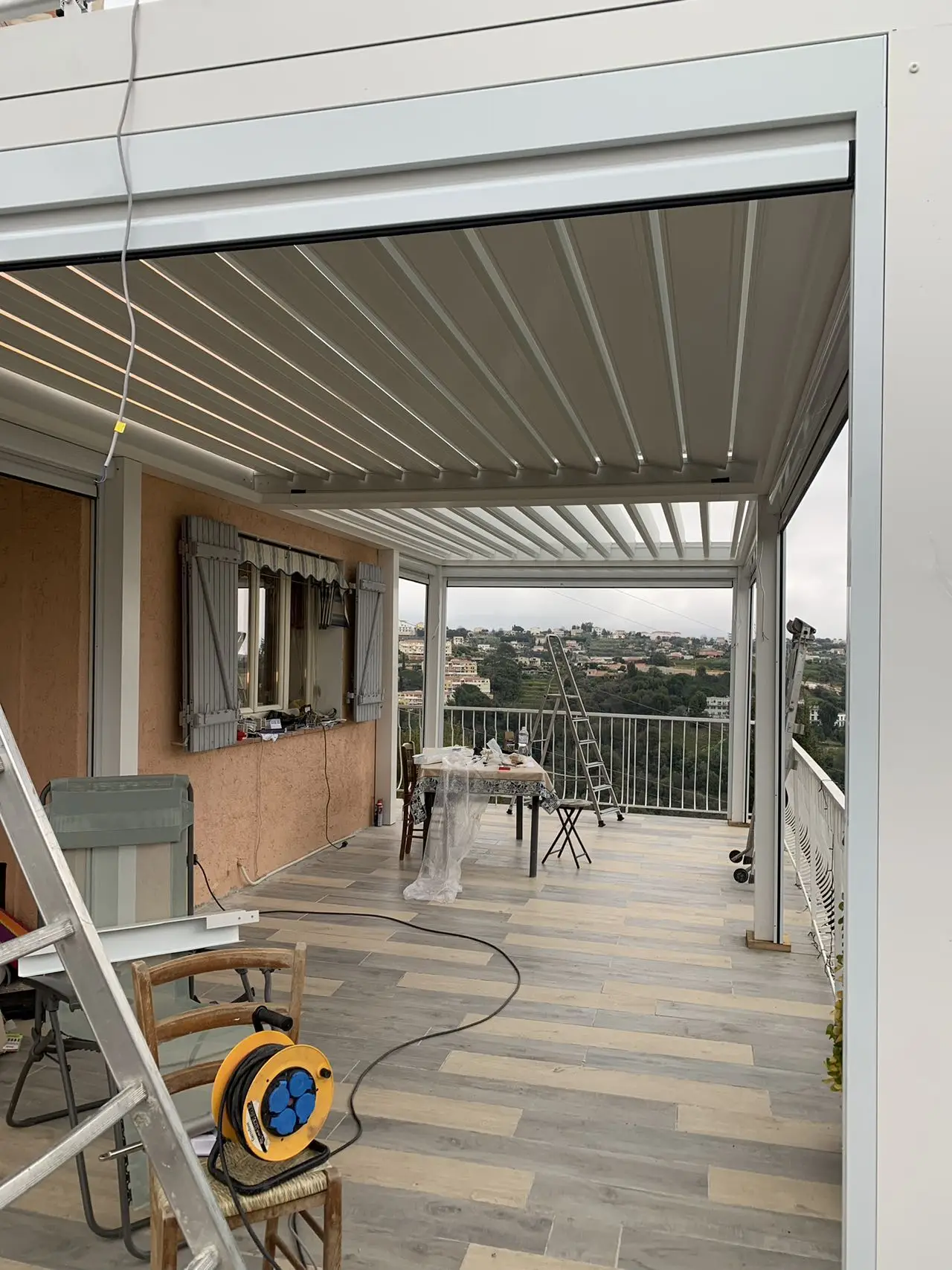 Outdoor Modern Aluminium Pergola Bioclimatica 3X3m 3x4m 3x5m 4x4m 5x3m Outdoor modern aluminium pergola bioclimatica 3x3m 3x4m 3x5m 4x4m 5x3m