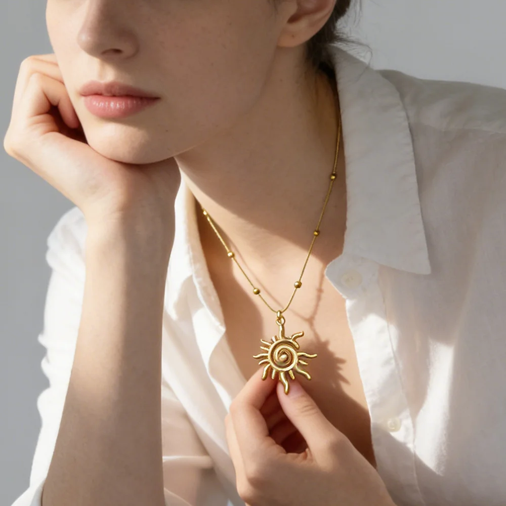 Edelstahl Anhänger Halskette für Frauen Frühling Schnalle Kette Sonne Anhänger Damen Edelstahl Schmuck Geburtstagsgeschenk Trend
