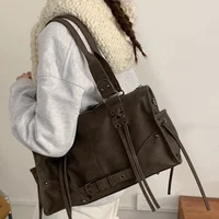 Sac à main de moto rétro pour femmes, Design à pompon, sac d'oreiller à bandoulière haut de gamme, tendance, grande capacité, sac sous les bras pour femmes 3