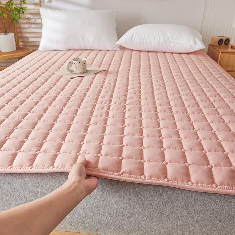 Mattress Protector Soft Soy Fibre Queen Mattress Cover Pad with 4 Elastic Corner Straps Skin Friendly Bed Sheet Quilted Mattress Protector Mat