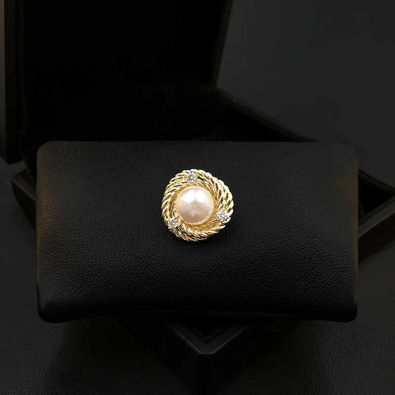 Unique Design Small Brooch Women Suit Lapel Pin Skirt Shirt Collar Anti-Exposure Buckle Fixed Gadget Pearl Jewelry Ornament 5609