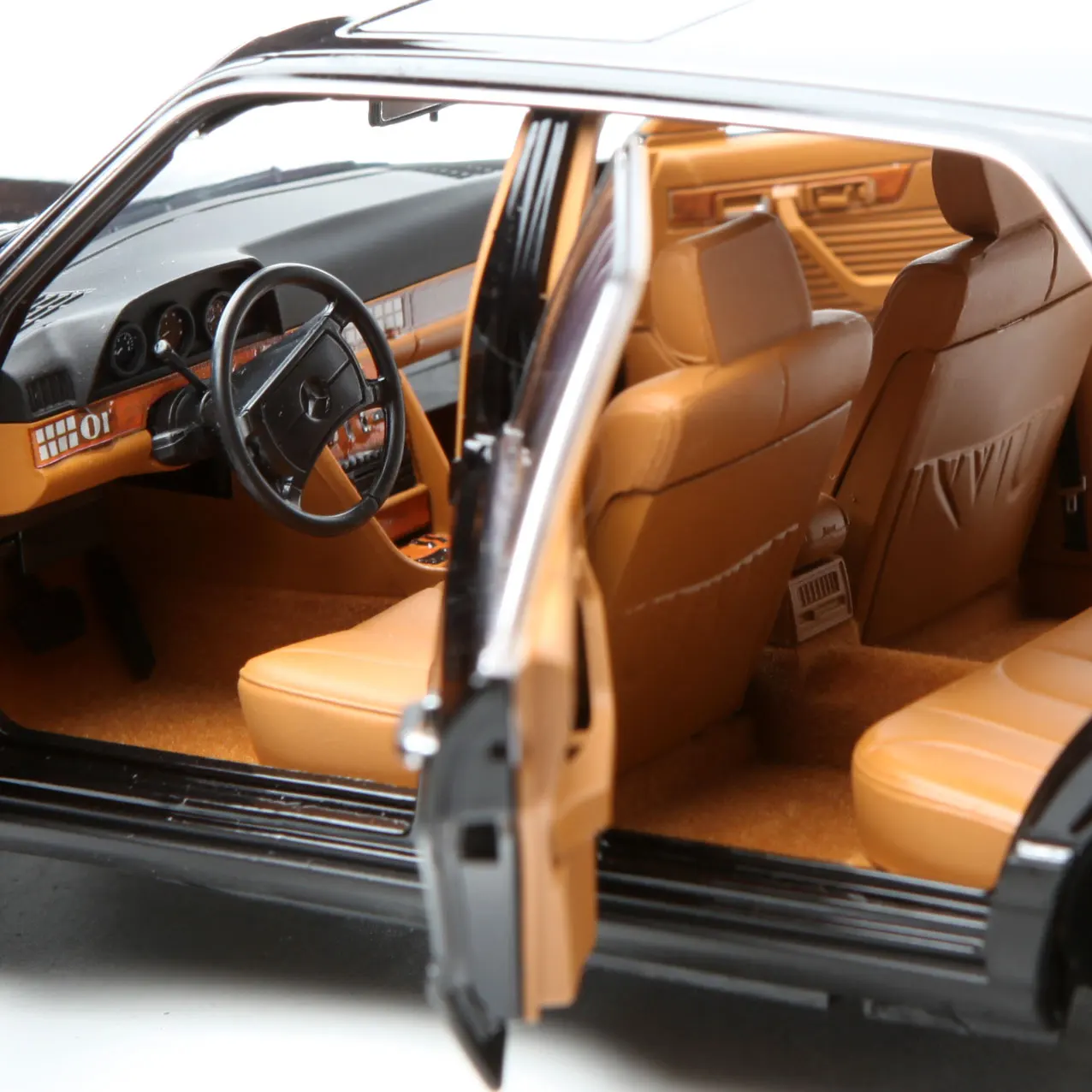 مرسيدس بنز فئة ، 560SEL ، W126