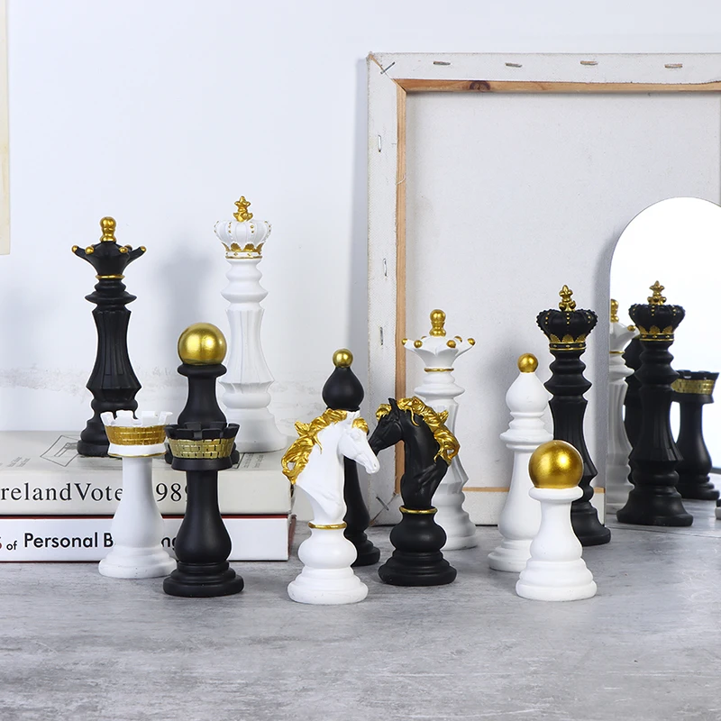 International Chess Resin Chess Pieces Board Games Accessories Figurines Chessmen Ornaments 1pc