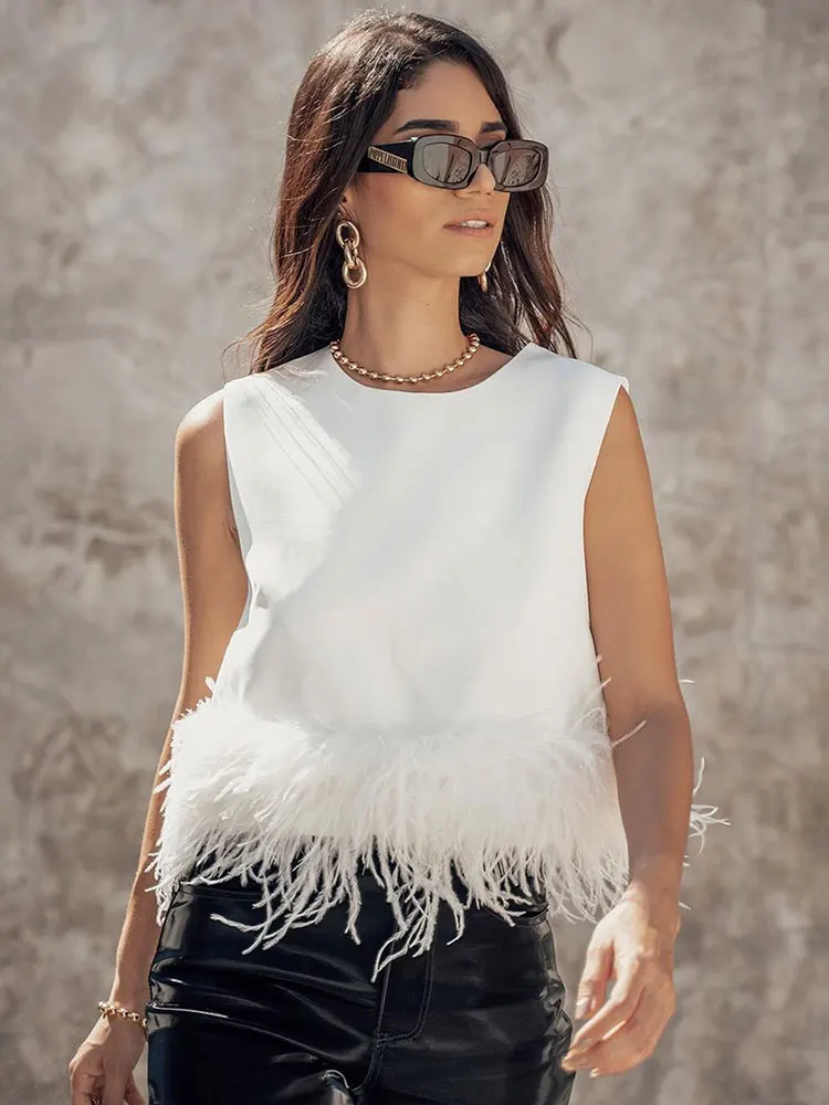 

UpAvonu Sexy Summer Top Women's O-Neck Sleeveless Short Feather Patchwork Tank Top Fashion Temperament Party Women's Top 2023