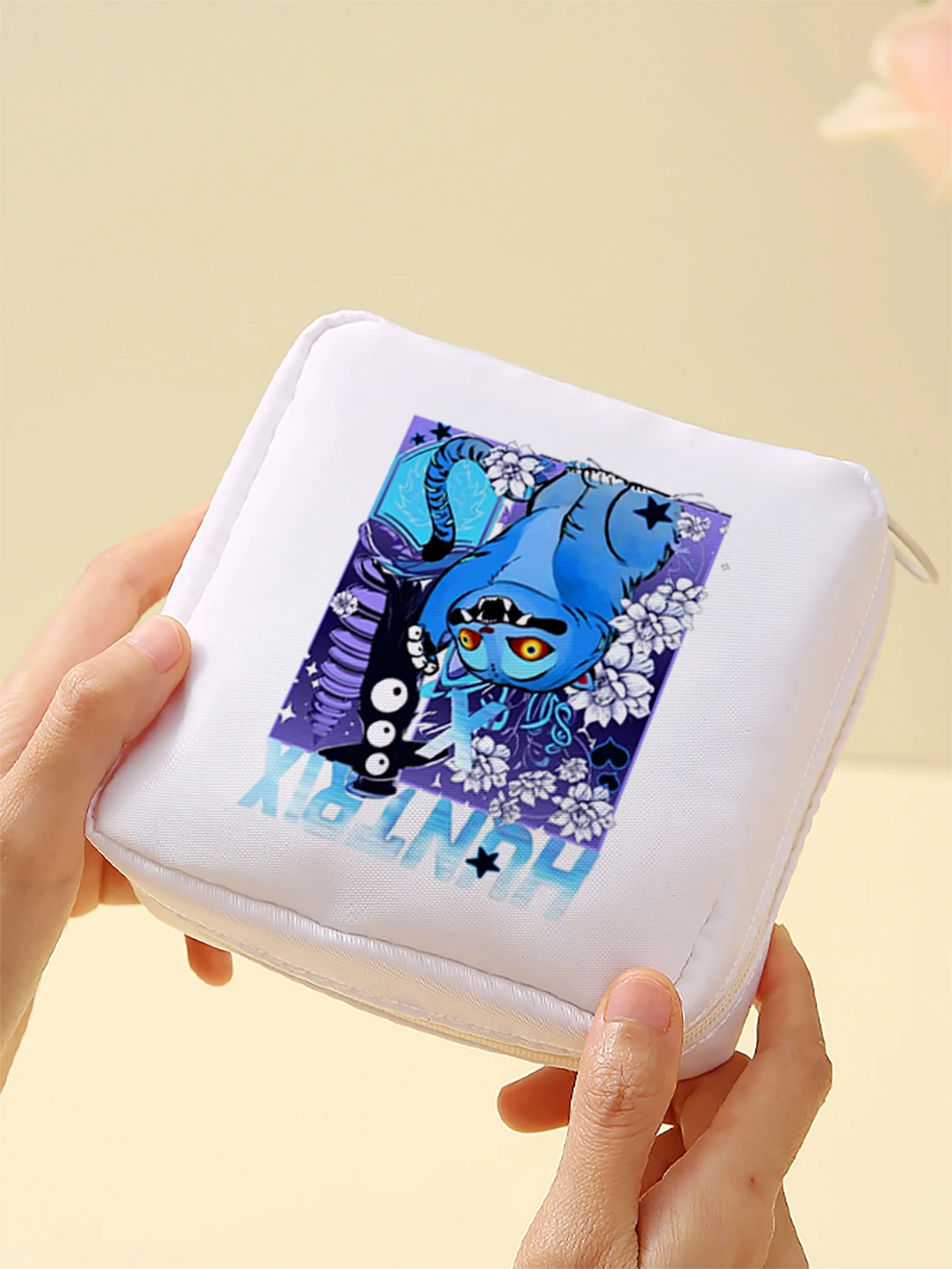 Cartoon pattern printed sanitary napkin storage bag, women's lightweight tissue bag, sanitary tissue bag