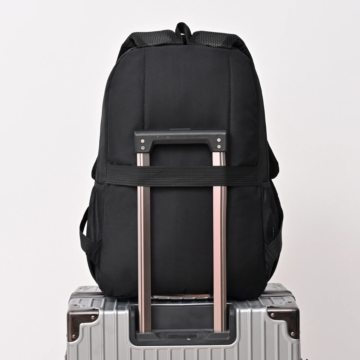 Multi Pocket large capacity backpack, daily carrying backpack, leisure travel bag, scratch resistant fabric, spacious backpack,