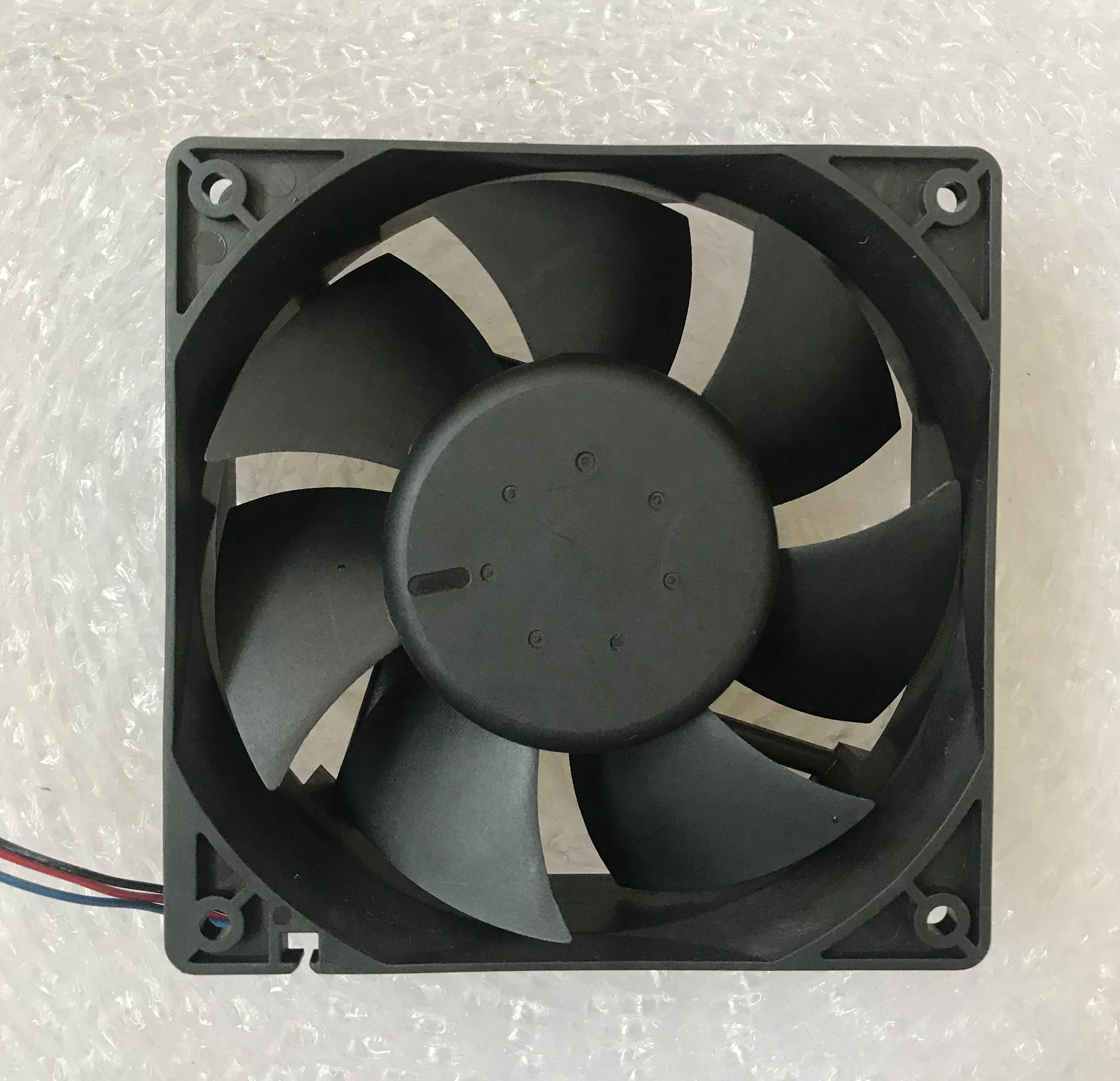 

Оригинальный AFB1212SHE 12V 1.6A 12038 шарикоподшипник 3-проводной вентилятор