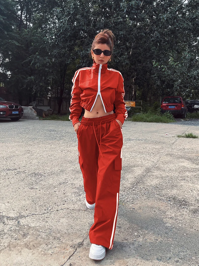 Women Striped Training Tracksuit Set With Double Zip Jacket And Drawstring Cuff Straight Leg Pockets Detail