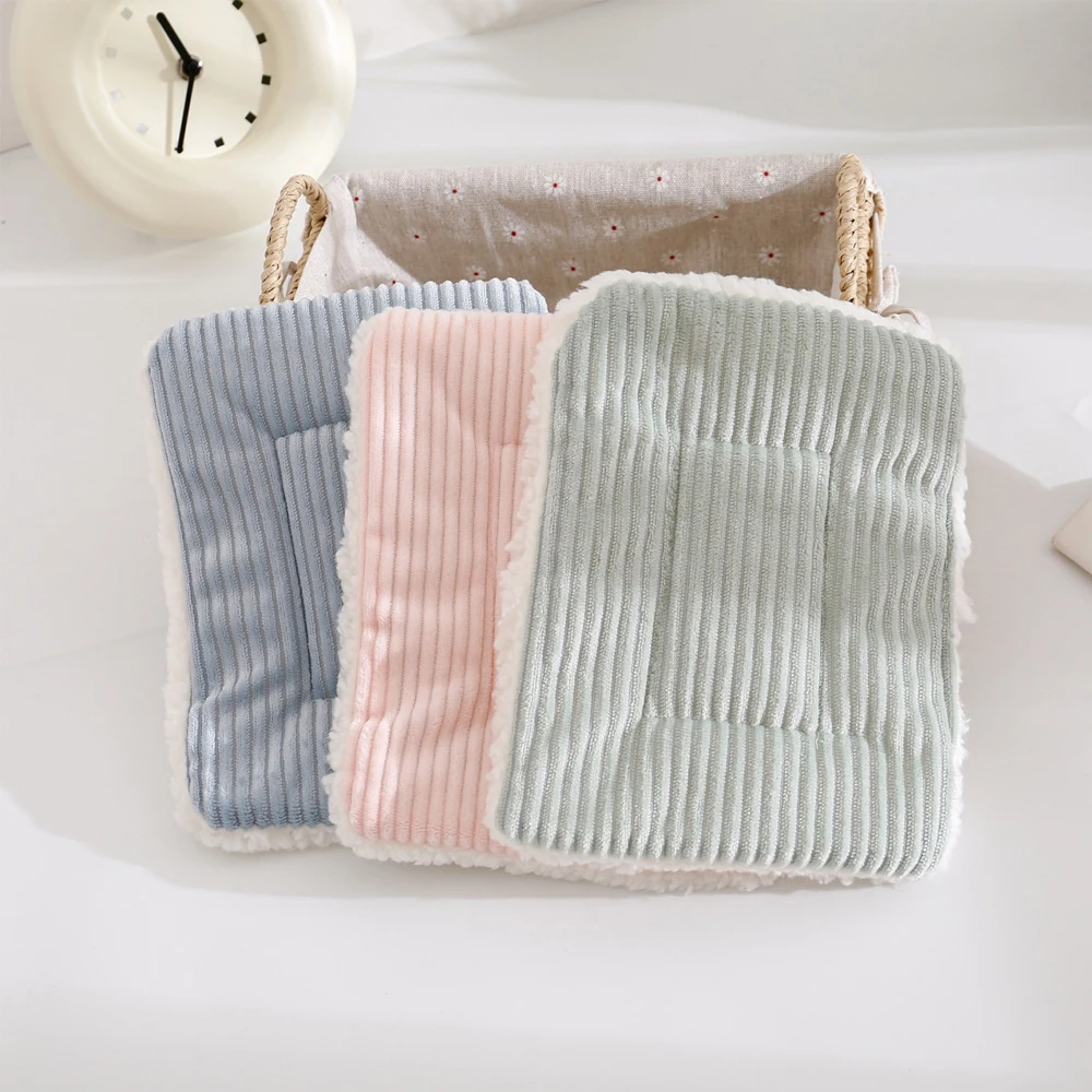 Pet Sleeping Mat Warm Autumn Winter Fleece Bed Soft Mat for Small Animal Hedgehog Hamster Rabbit Bird