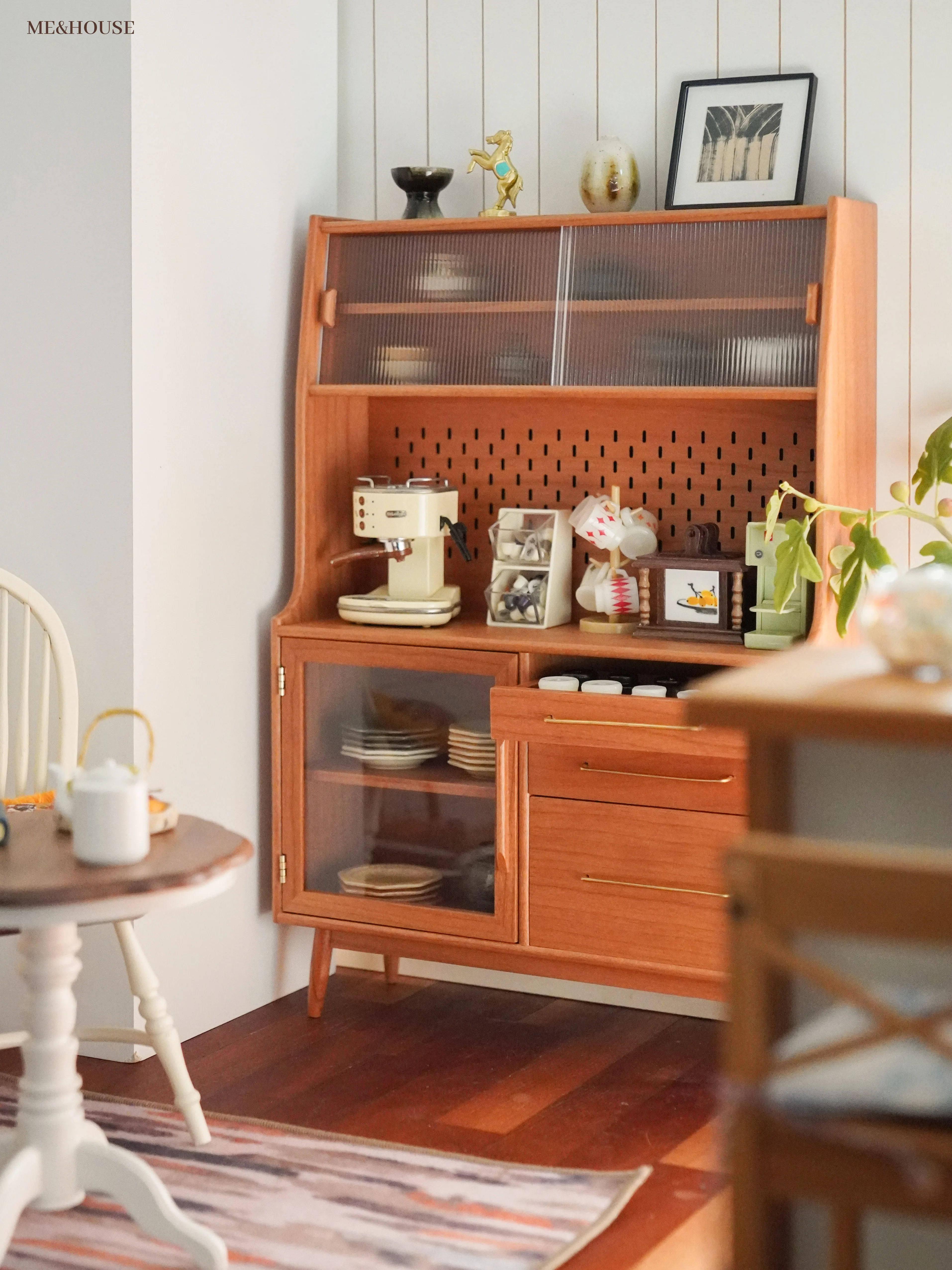 1/6 bjd ob11 miniature dollhouse furniture Mini model Red Cherry Narrow sideboard/Storage Cabinet 2