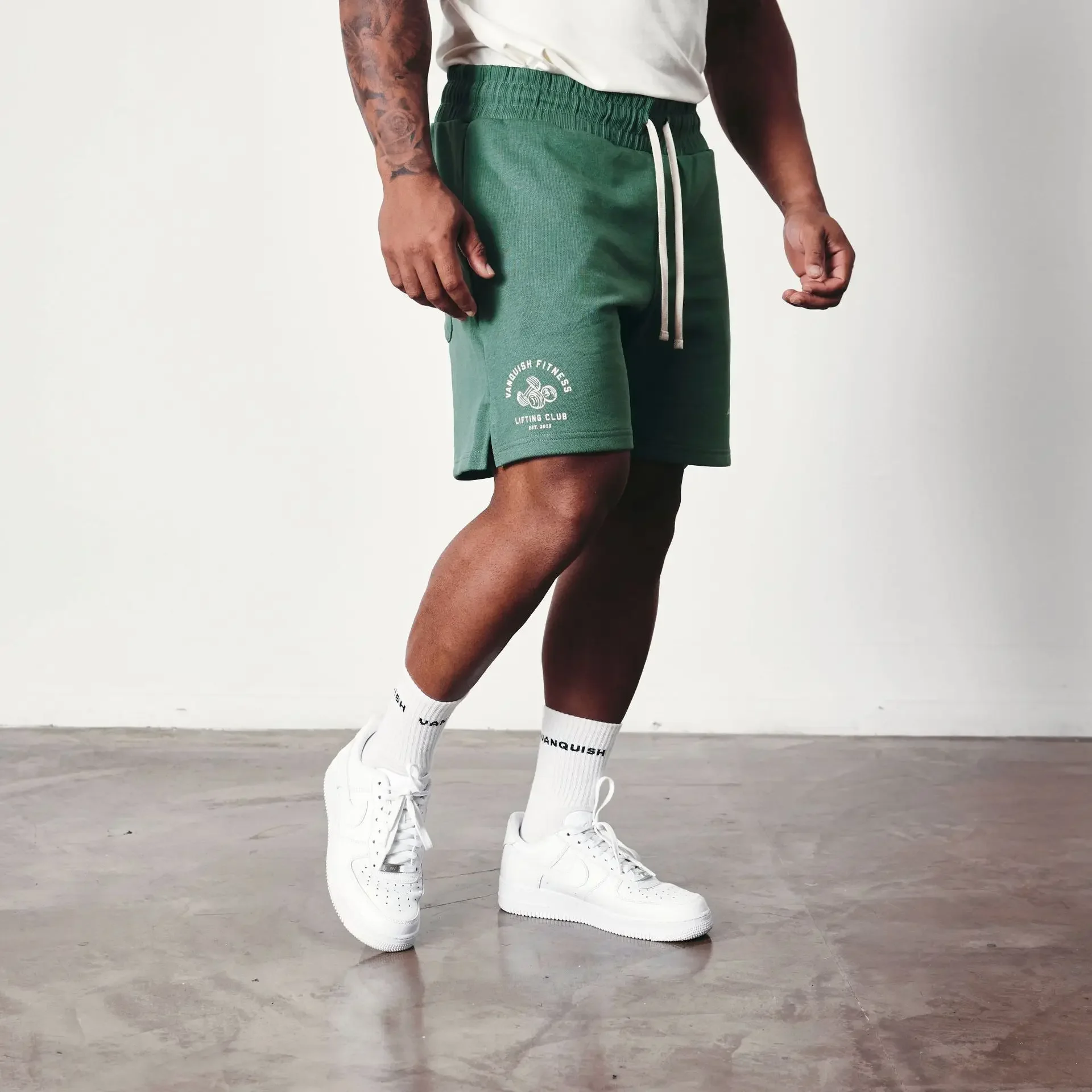New VQ Muscle Fitness Brothers Summer Sports Casual Cotton Five-Part Pants Men Running Loose Shorts Male Model AE Stock