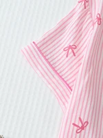 Ensemble pyjama deux pièces confortable à rayures et motifs de cœurs, haut à col boutonné à manches courtes avec poches et short à nœud, ensemble de vêtements de détente pour femme printemps/été, adapté à un usage domestique 4