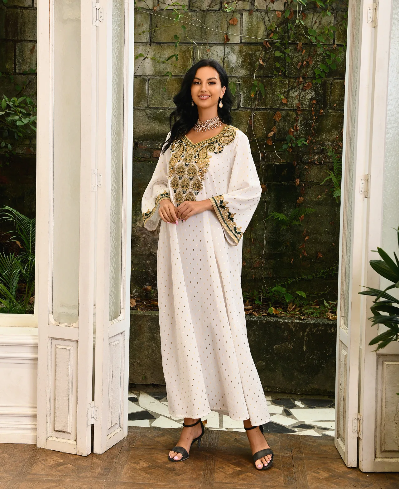 

White Abaya Gold Embroidery Kaftan Light Luxury Style Dress Dubai Turkey Muslim Robe Djellaba for Women Caftan Femme Musulmane