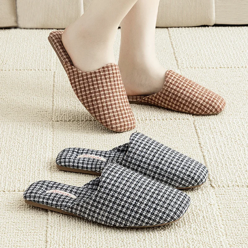 Autumn and winter indoor home shoes, classic retro plaid slippers, anti slip breathable and comfortable men's women's shoes