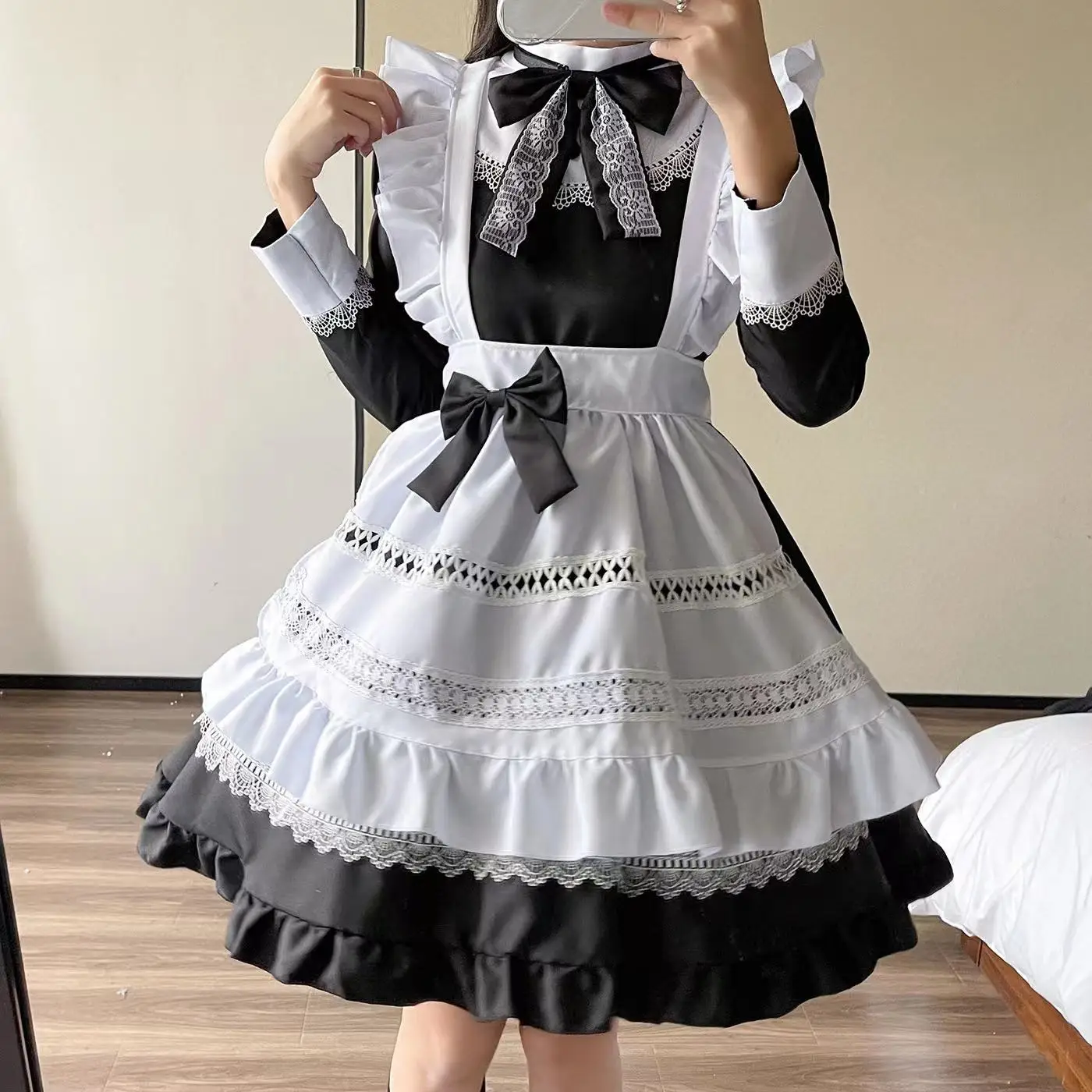 

Nobility Black White Retro Maid Outfit Anime Long Dress Men Women Court Maid Lolita Dress Servant Waiter Cosplay Costume 2023