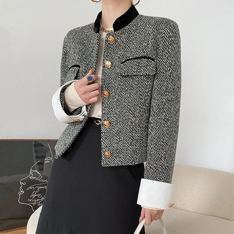 

Женская клетчатая куртка на металлических пуговицах, Весенняя тонкая укороченная куртка в Корейском стиле для офиса, женские куртки с длинными рукавами и карманами, 2024