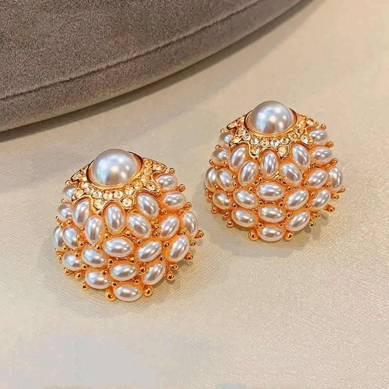 

Freshwater Cultured Pearl Cluster Flower Stud Earring for Women