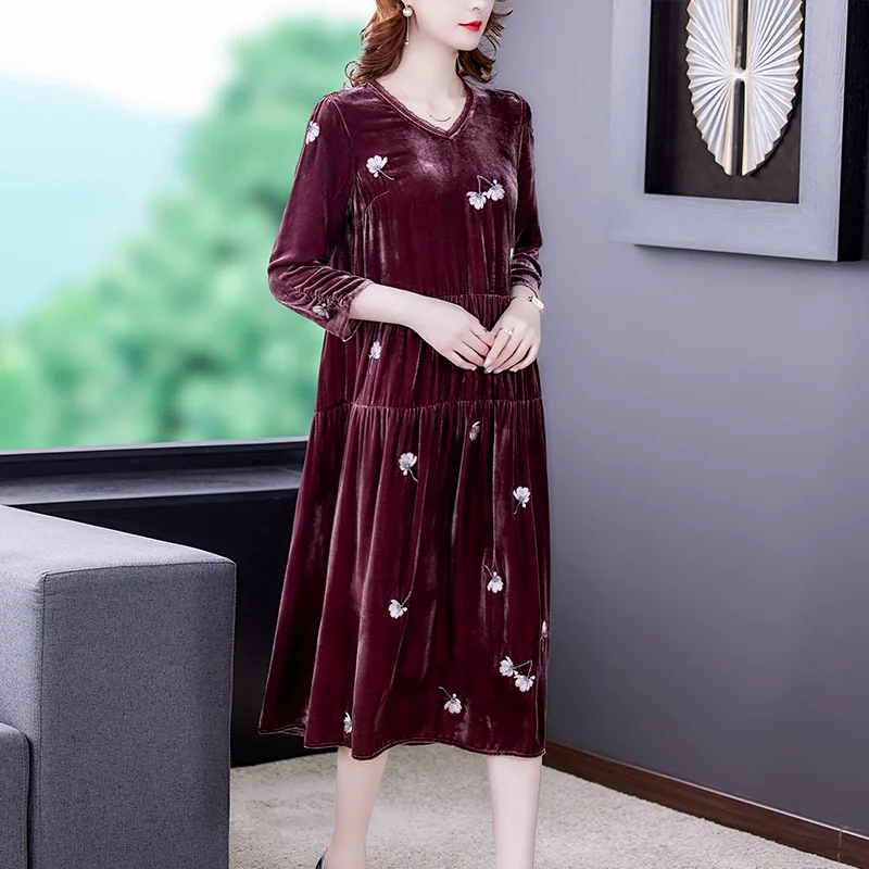 

Autumn New Fashion Silk Embroidery Dress For Women 2023 Versatile Velvet V-neck Long Sleeve Loose Fit Leisure Vacation Vestidos