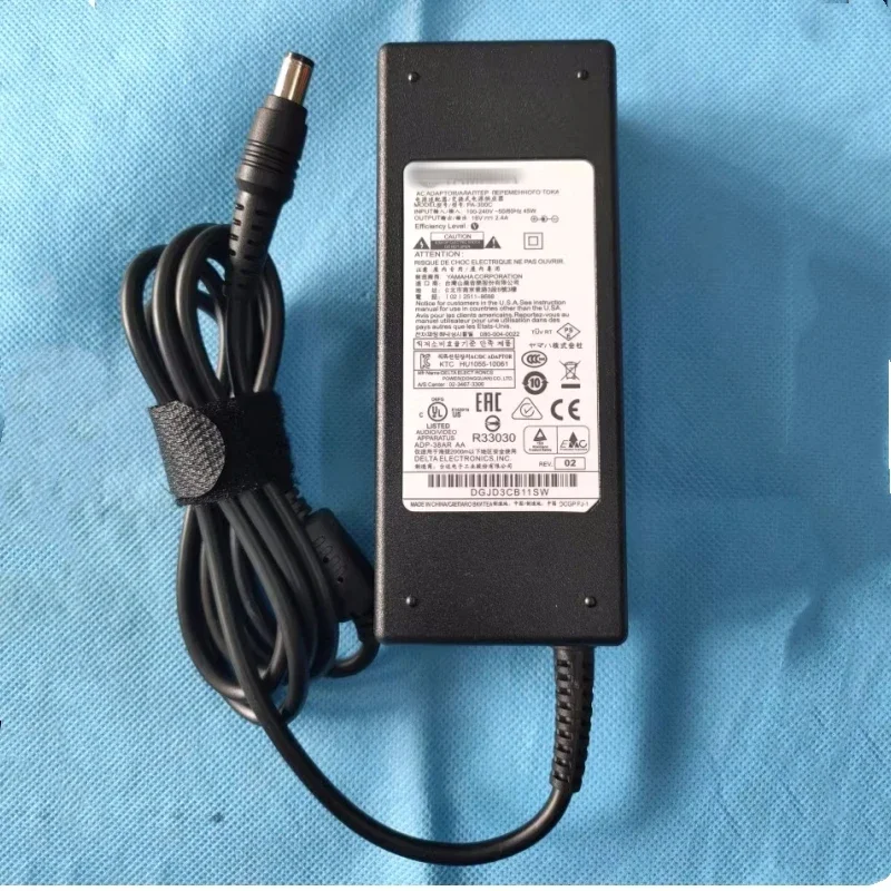 

Suitable for Yamaha electronic piano PSR-1000 2000 3000 power adapter PA-300C 16V2.4A