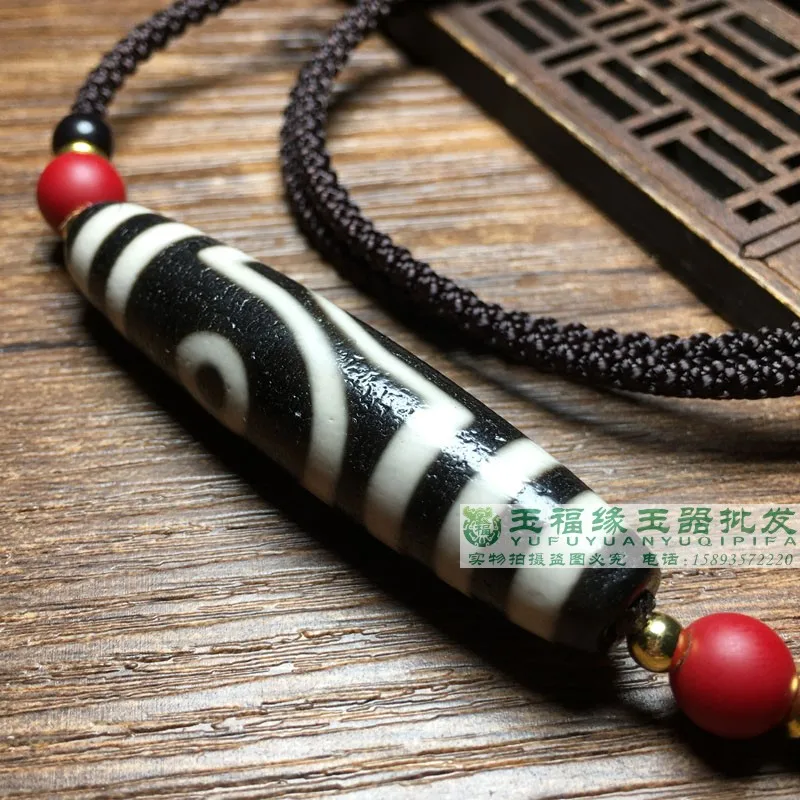 

1pcs/lot Tibetan high oil coated pulp two eyes calcified horseshoe pattern agate day beads pendant necklace