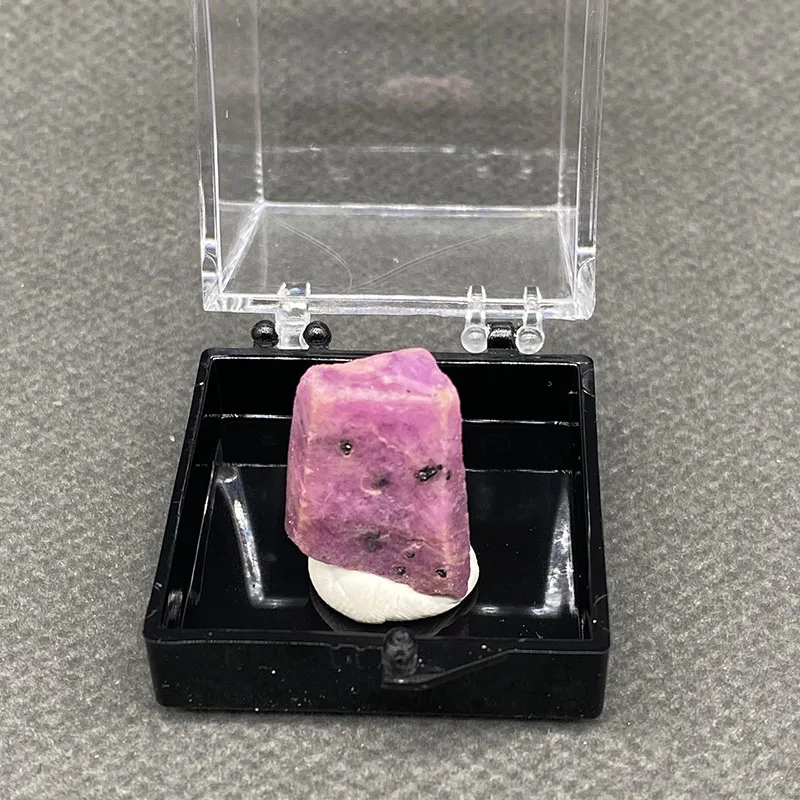100%  Natural Myanmar ruby Mineral Specimens Stones and Crystals Healing Crystal   +Box size:35*35*35 mm