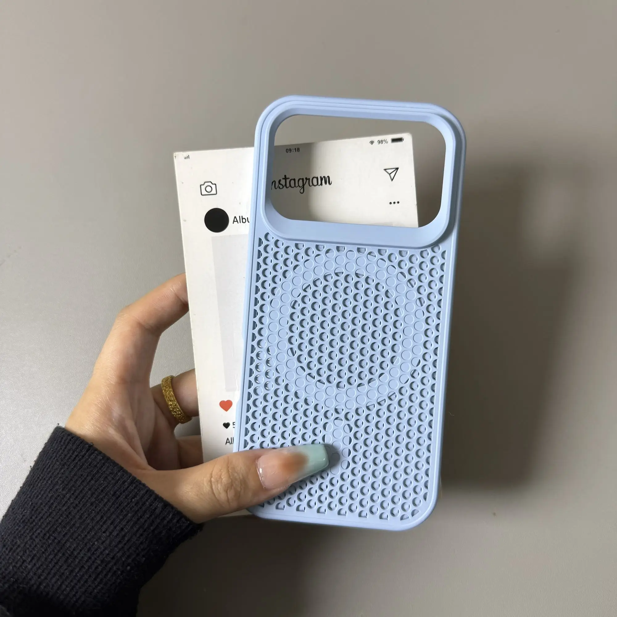 Enhanced Product Title: Magnetic Honeycomb Thermal Mesh Anti-drop Phone Case - Shockproof Protective Cover