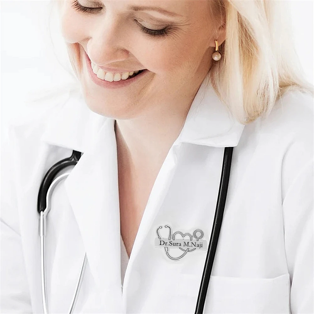 Рисунок 6 - Индивидуальные Броши с именем врача