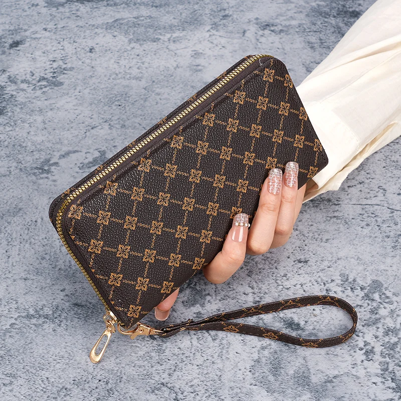Large capacity multifunctional long wallet handbag with new print for sale.