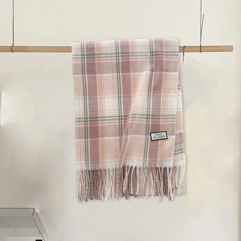 

Breathable Women Scarf Elegant Plaid Pattern Tassel Scarf Luxury Winter Shawl Wrap Thick Knitting Scarf for Women Couple Warm