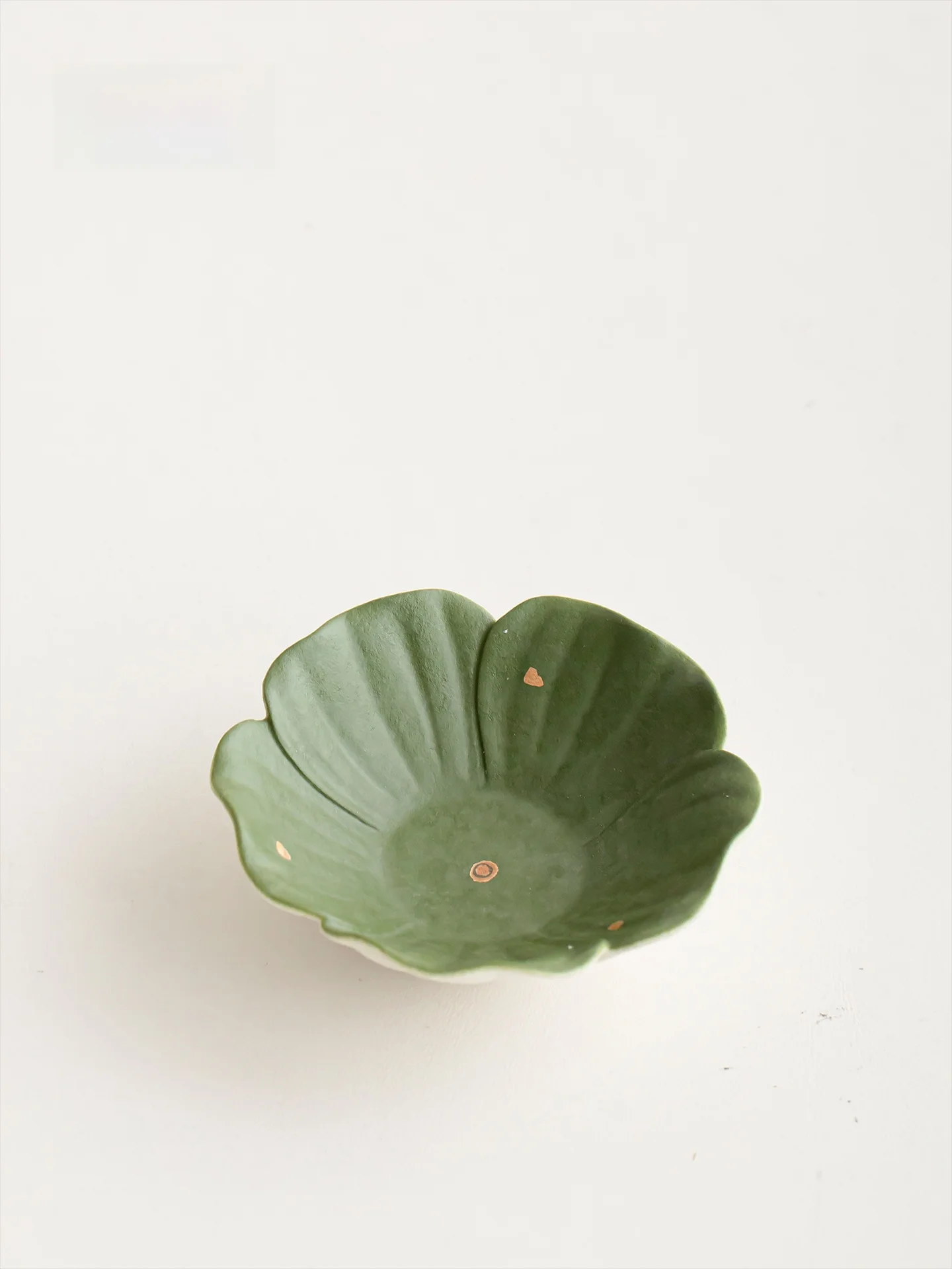 고급스러운 디자인의 세라믹 컵받침, 작은 청칸 금도금 꽃무늬, 고온에 강한 가..