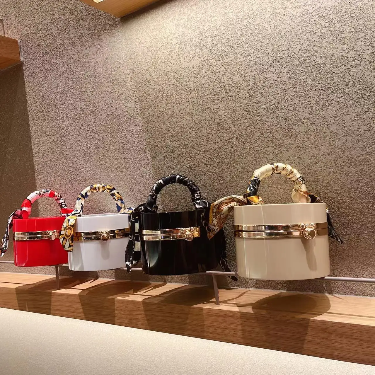 2023 New Women Bags Fashion Candy Color Acrylic Handbags Box Round Bucket Clutch Purse Chain Shoulder Bags Box Totes with Scarf