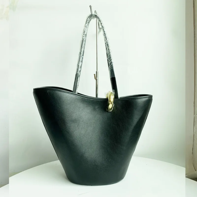 2025 Niche Asymmetric Women's Bag Simple Casual and Versatile Bucket Catering Basket Slanted Handbag Shoulder Bag